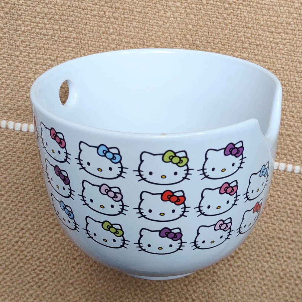 Silver Buffalo Sanrio Hello Kitty Face Ramen Noodle Bowl
